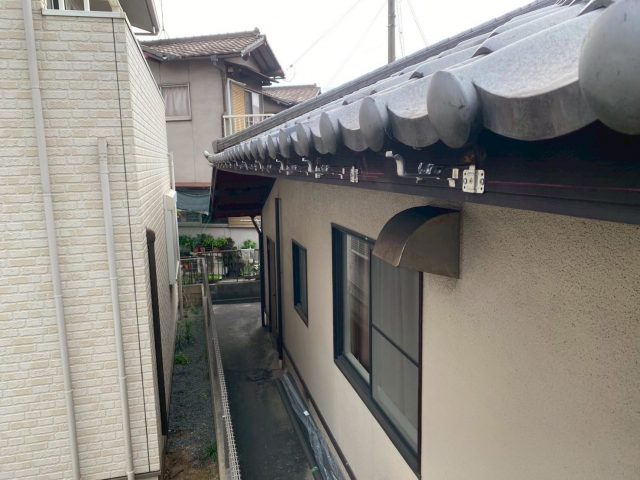 姫路市の雨樋交換に伴う金物設置